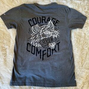 Combat Iron Women’s Wolf Courage Over Comfort Gray Short Sleeve Tee Size: M